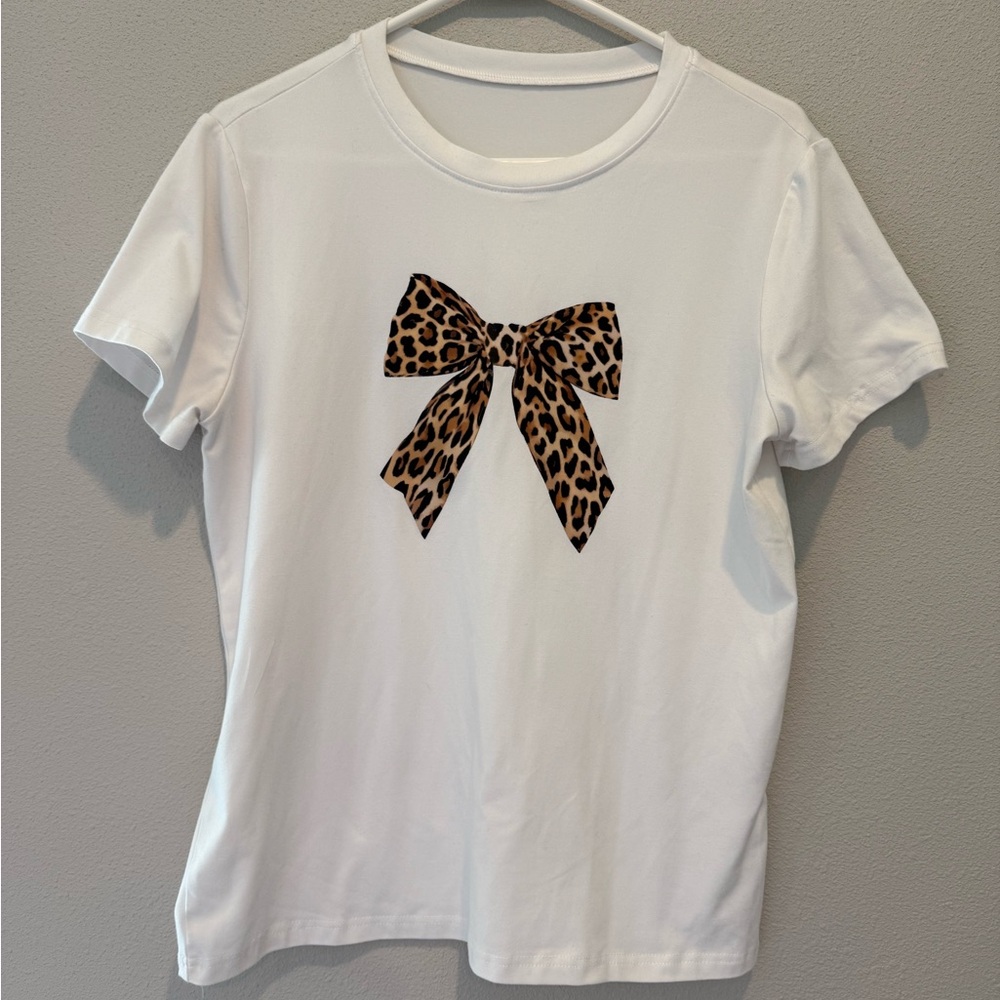 White Short Sleeve T-Shirt with Animal Print Bow Medium